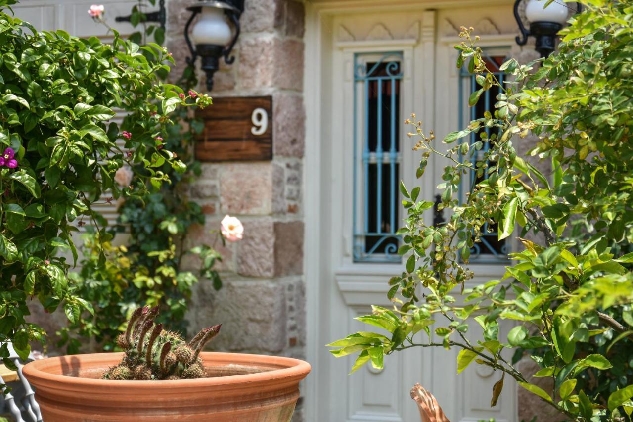 Lunaria Guest House Ayvalı エクステリア 写真