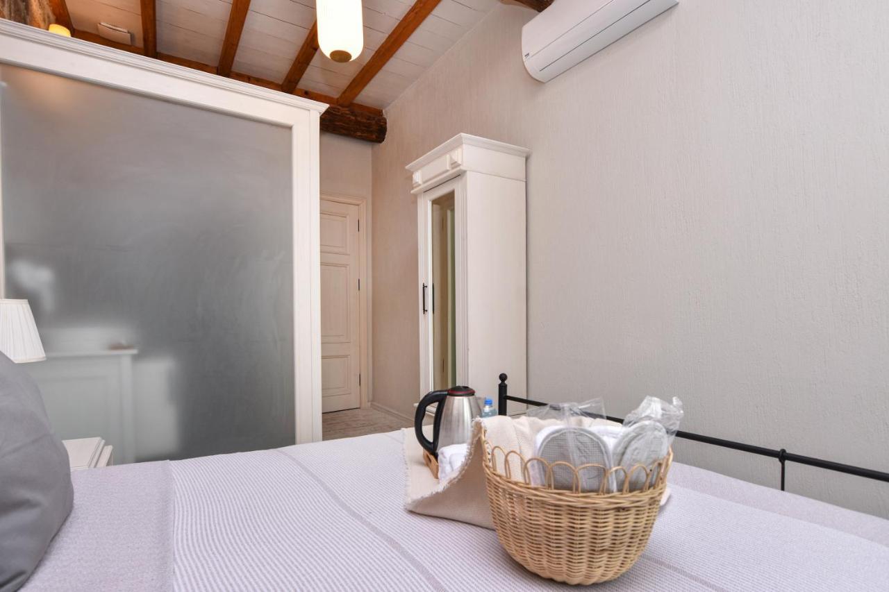 Lunaria Guest House Ayvalı エクステリア 写真