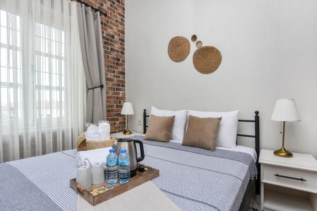 Lunaria Guest House Ayvalı エクステリア 写真